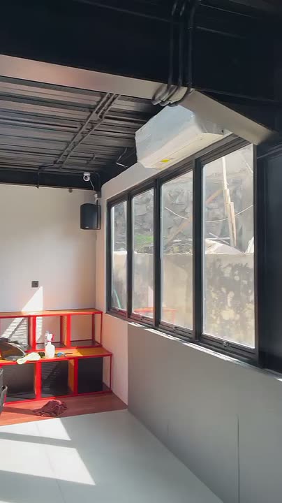 Hasil pemasangan kaca film pada interior kantor